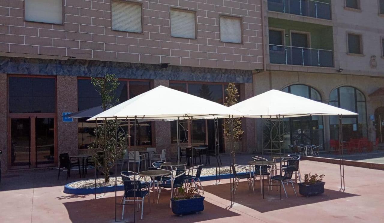 וילאנואבה דה ארוסה Hotel Lago מראה חיצוני תמונה